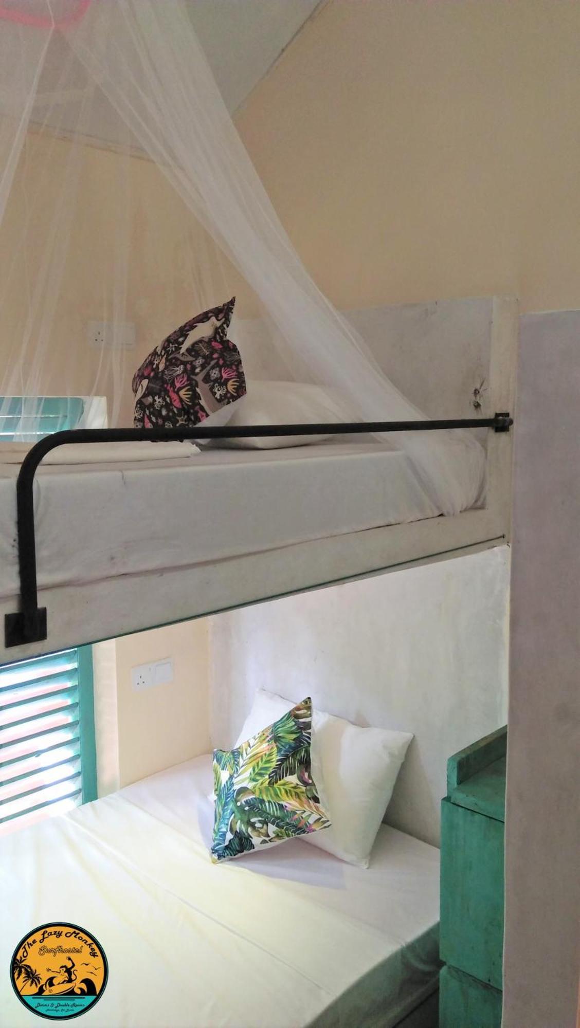 Lazy Monkey Surfhostel - Sri Lanka Dickwella Exterior photo
